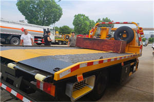 石泉路附近拖车电话号码服务